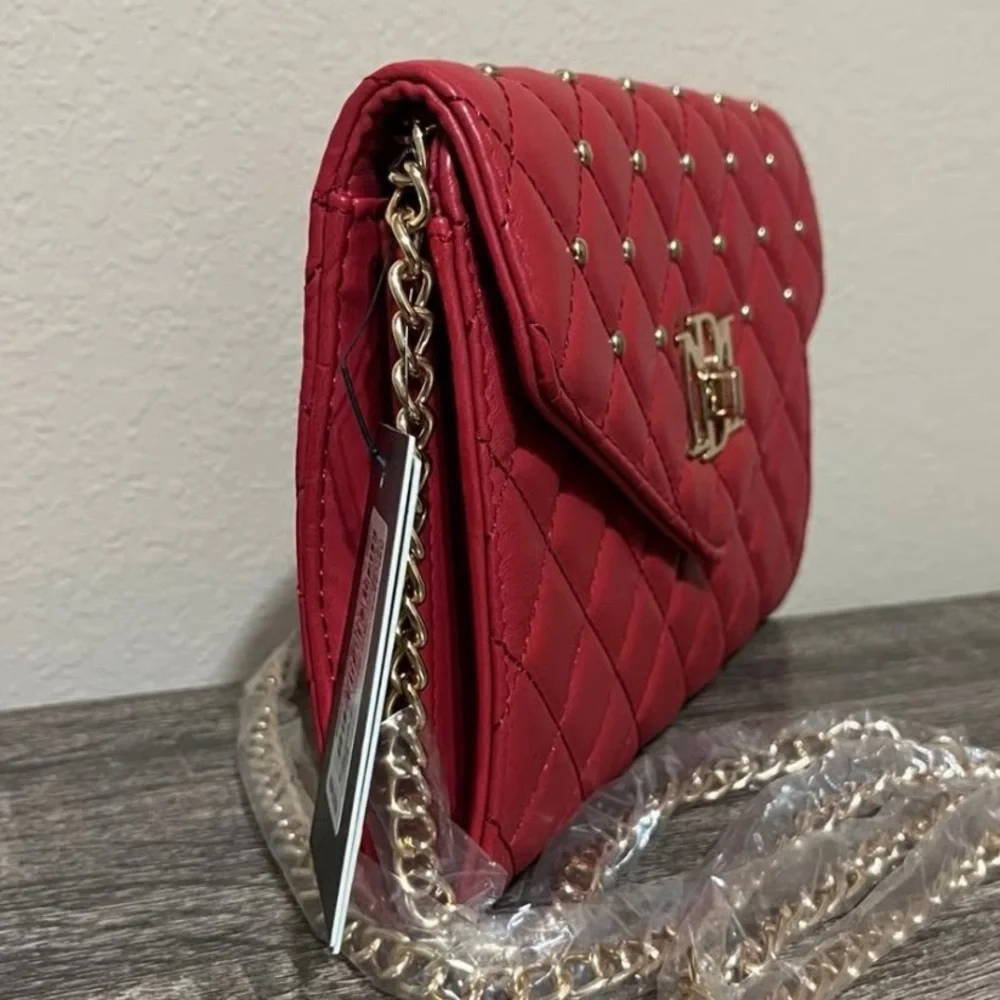 NWT Badgley Mischka Crossbody Diamond quilting bag Retail 129.